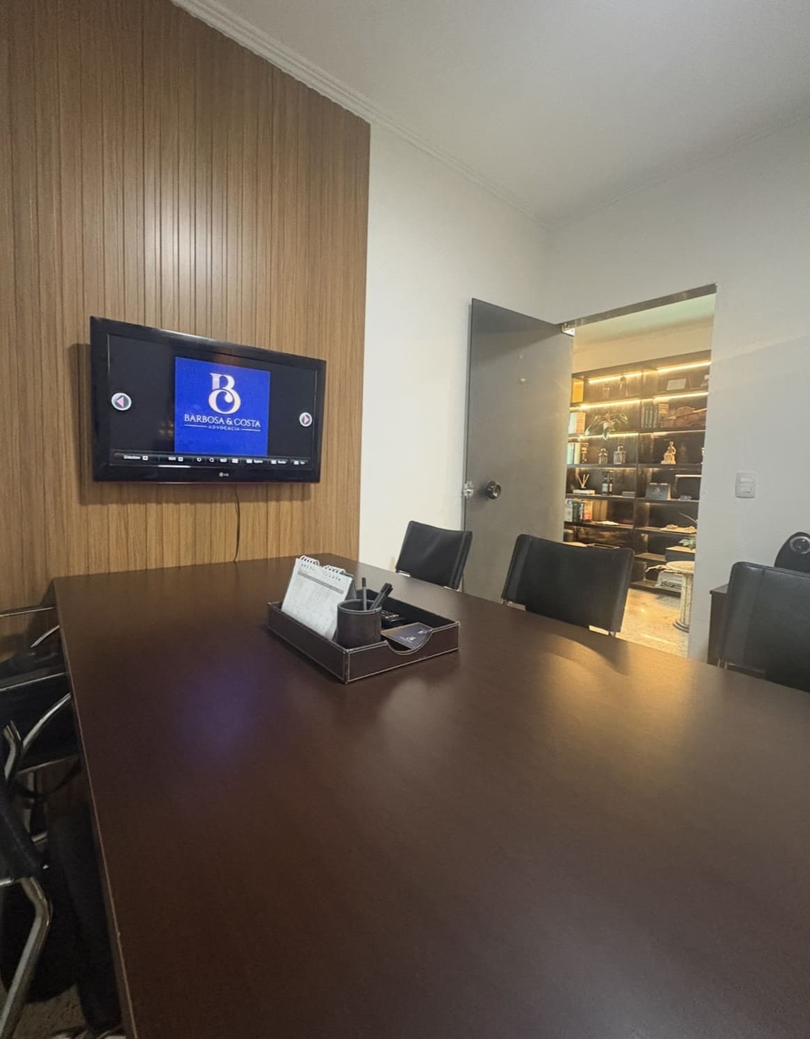 Gabinete dos sócios Barbosa e Costa